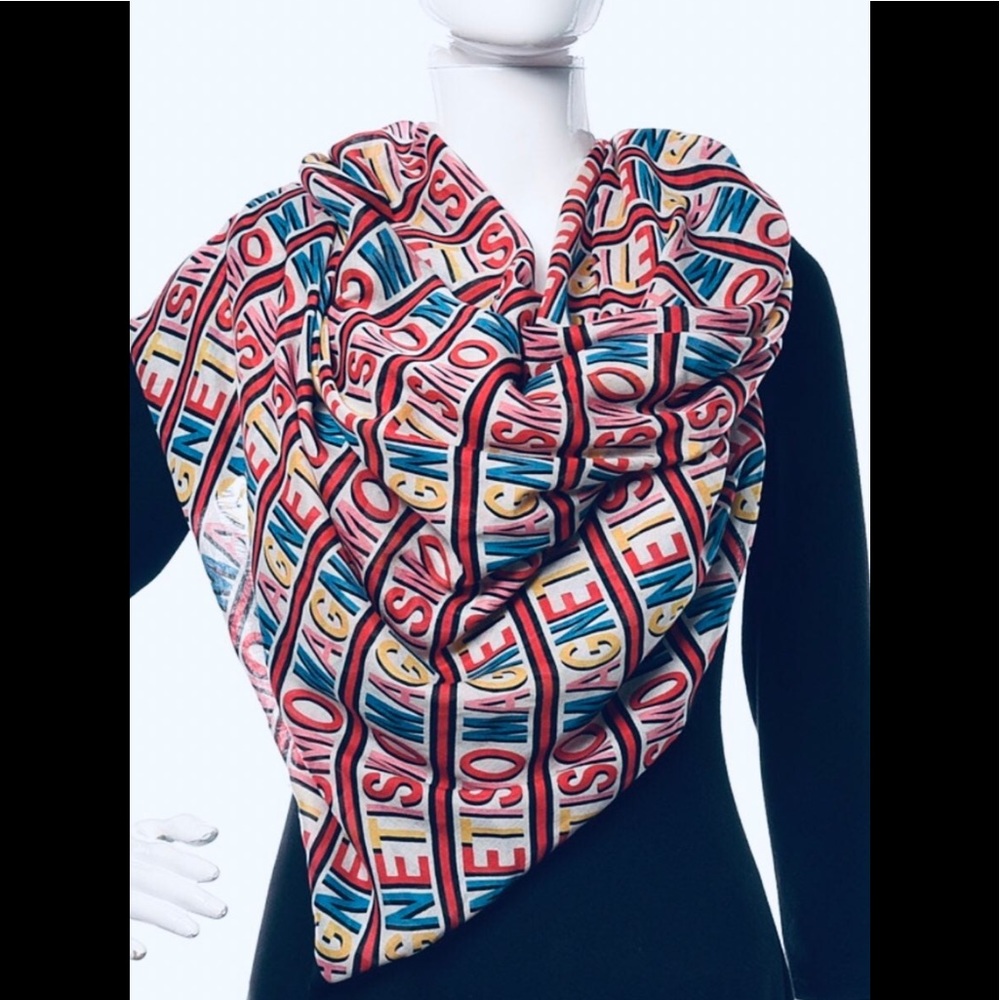 Gucci silk model scarf NWOT